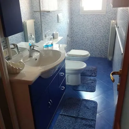 Апартаменты 12 Via Umberto Giordano Лоано